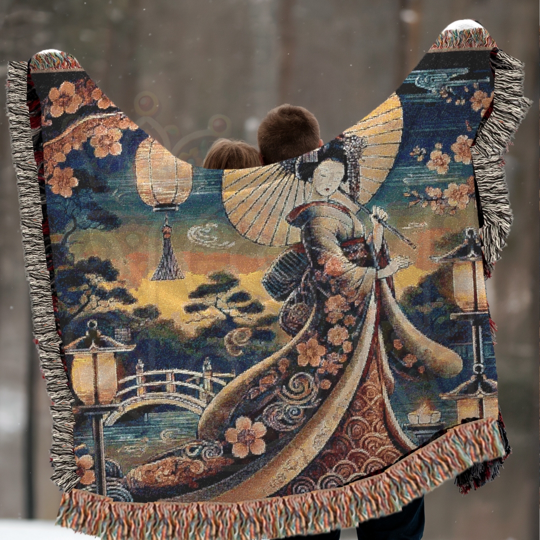 Japanese Folk Art Geisha Woman Serenity Tapestry Blanket – Elegant Japanese Art, Cherry Blossoms & Lantern Glow – Cozy & Decorative Throw