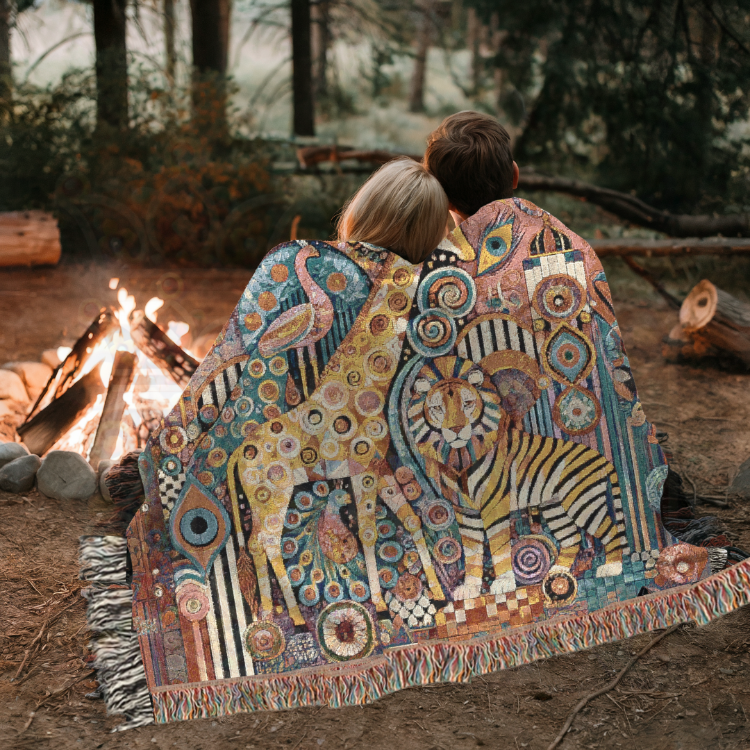 Abstract Safari Animal Woven Blanket – Giraffe, Lion & Zebra Boho Tapestry, Vibrant Folk Art Wildlife Decor, Cozy Jungle-Inspired Throw