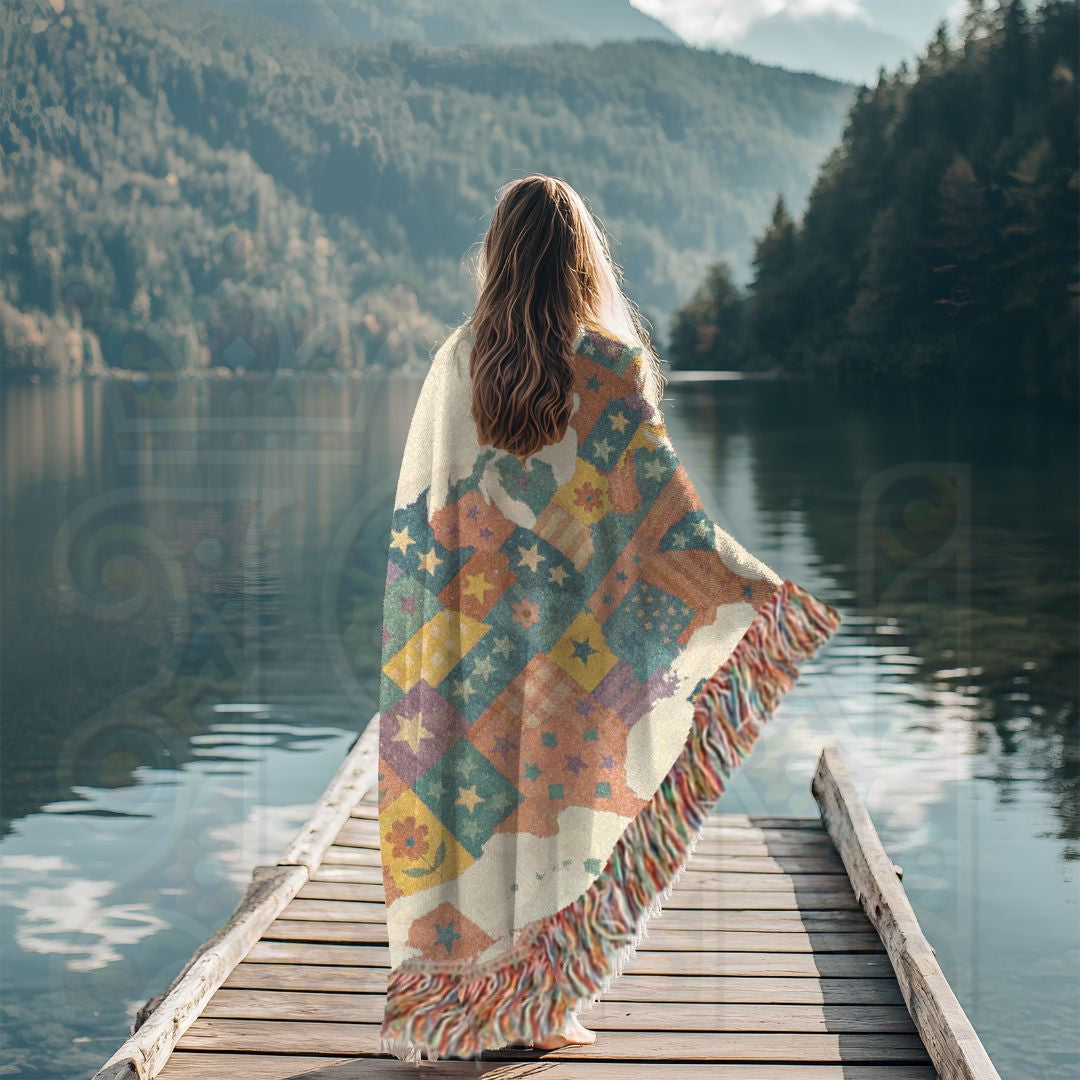 Patchwork USA Map Woven Blanket – Cozy Americana Quilt Throw with Folk Art Stars & Flowers